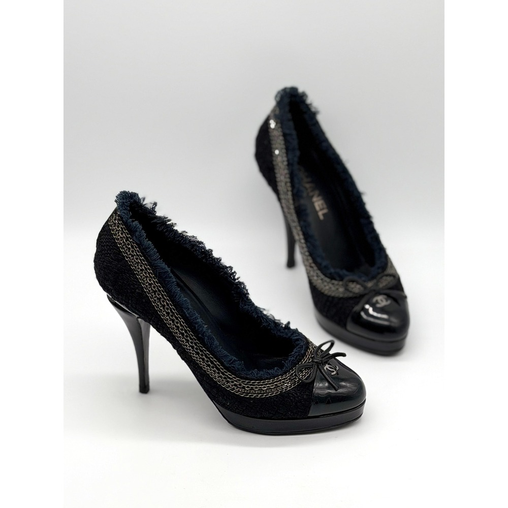 CHANEL Pumps Women 37.5 Black Tweed Chain CC Logo Bow Platform Cap Toe Escarpins